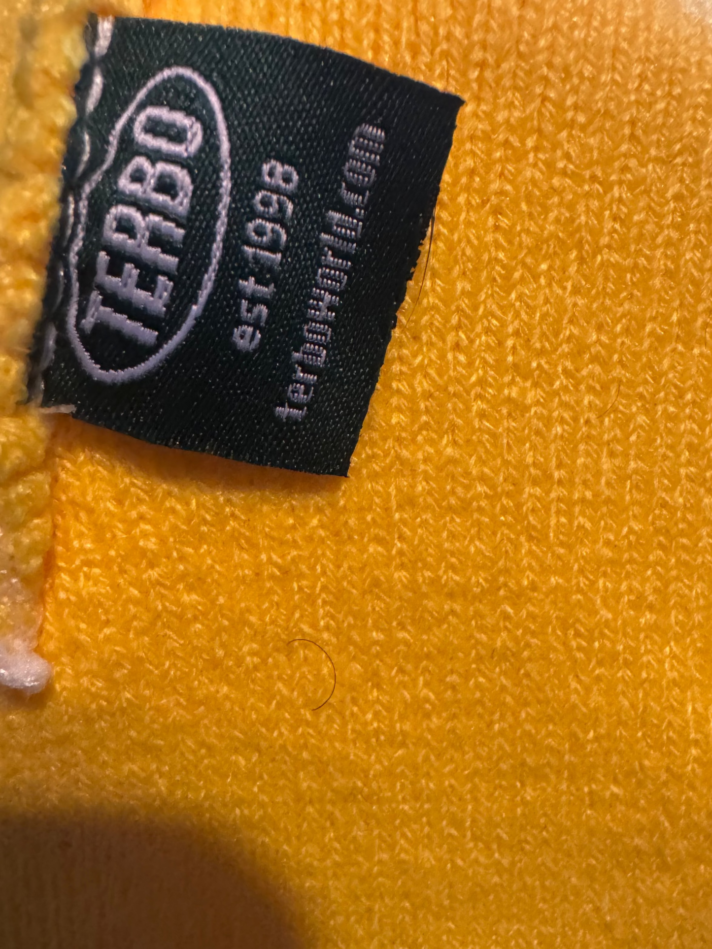 1 OF 1 YELLOW BEANIE